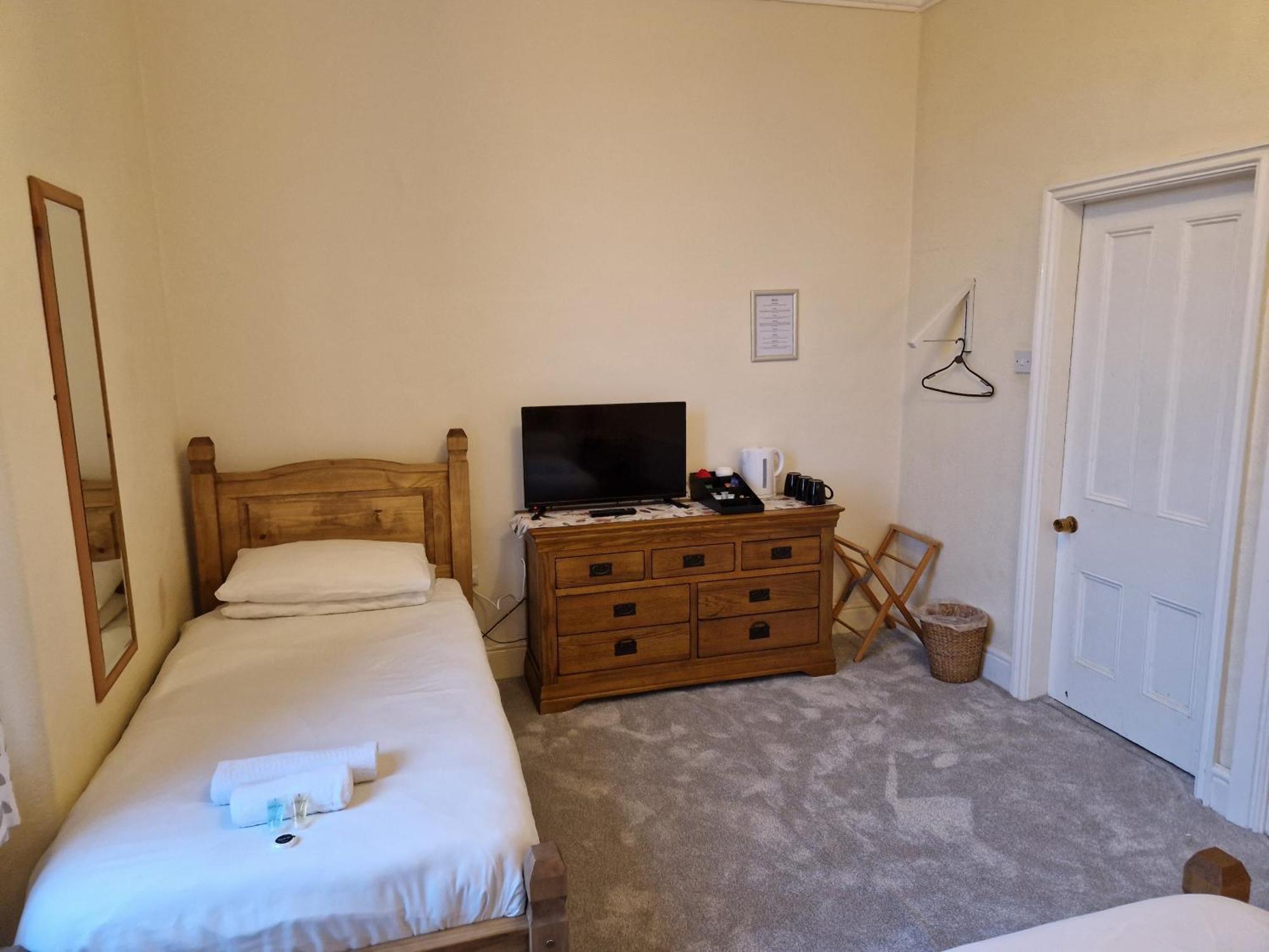 The Menai Hotel And Bar バンガー エクステリア 写真