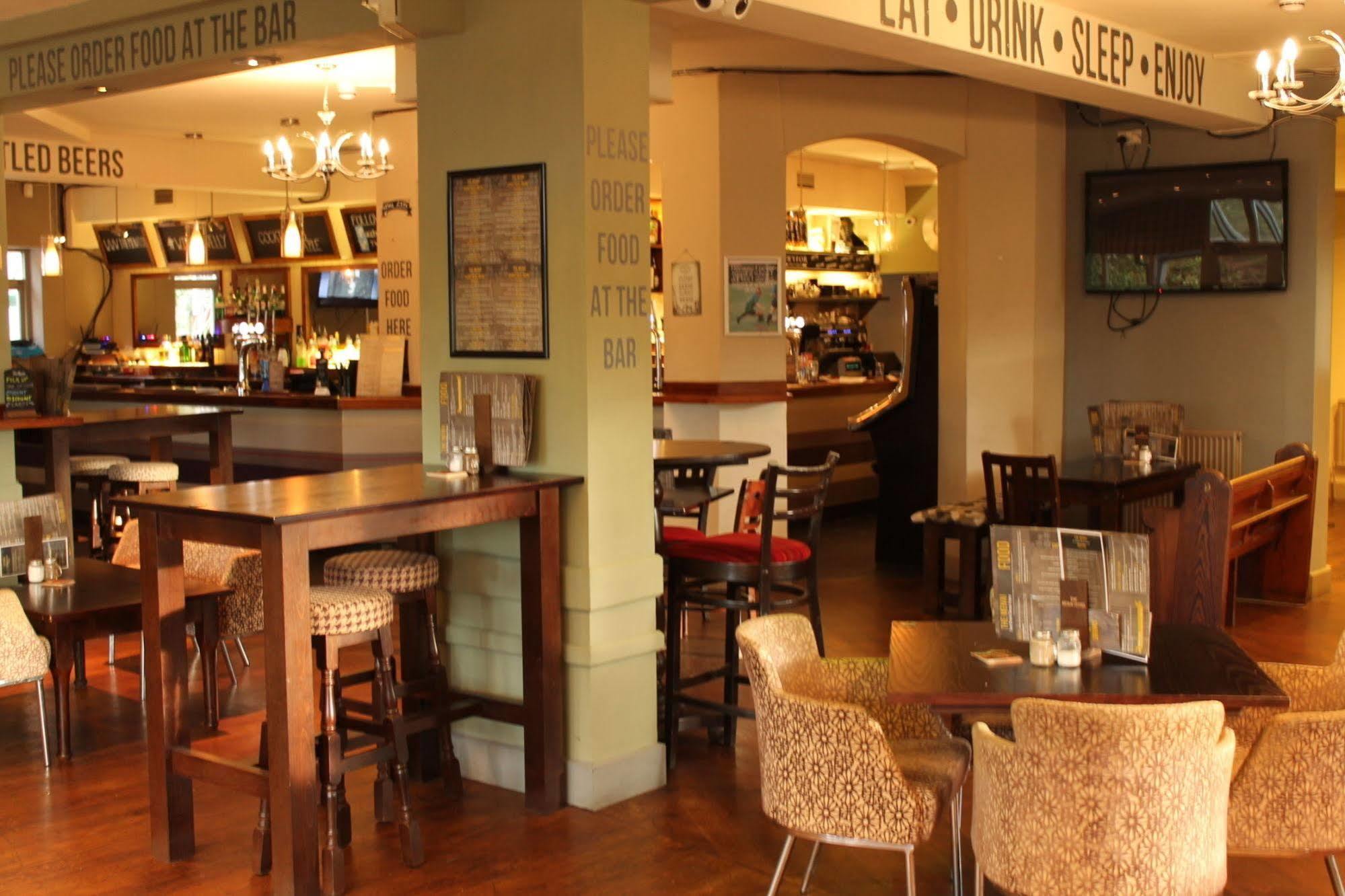 The Menai Hotel And Bar バンガー エクステリア 写真
