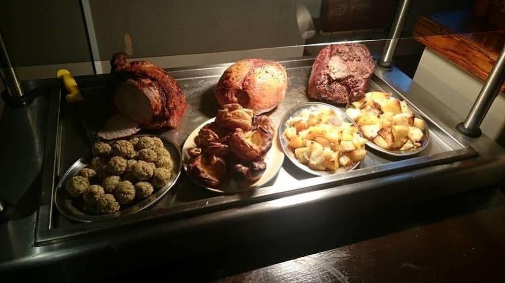 The Menai Hotel And Bar バンガー エクステリア 写真